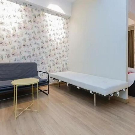 Reddoorz Plus At Riverside Malang Exterior photo