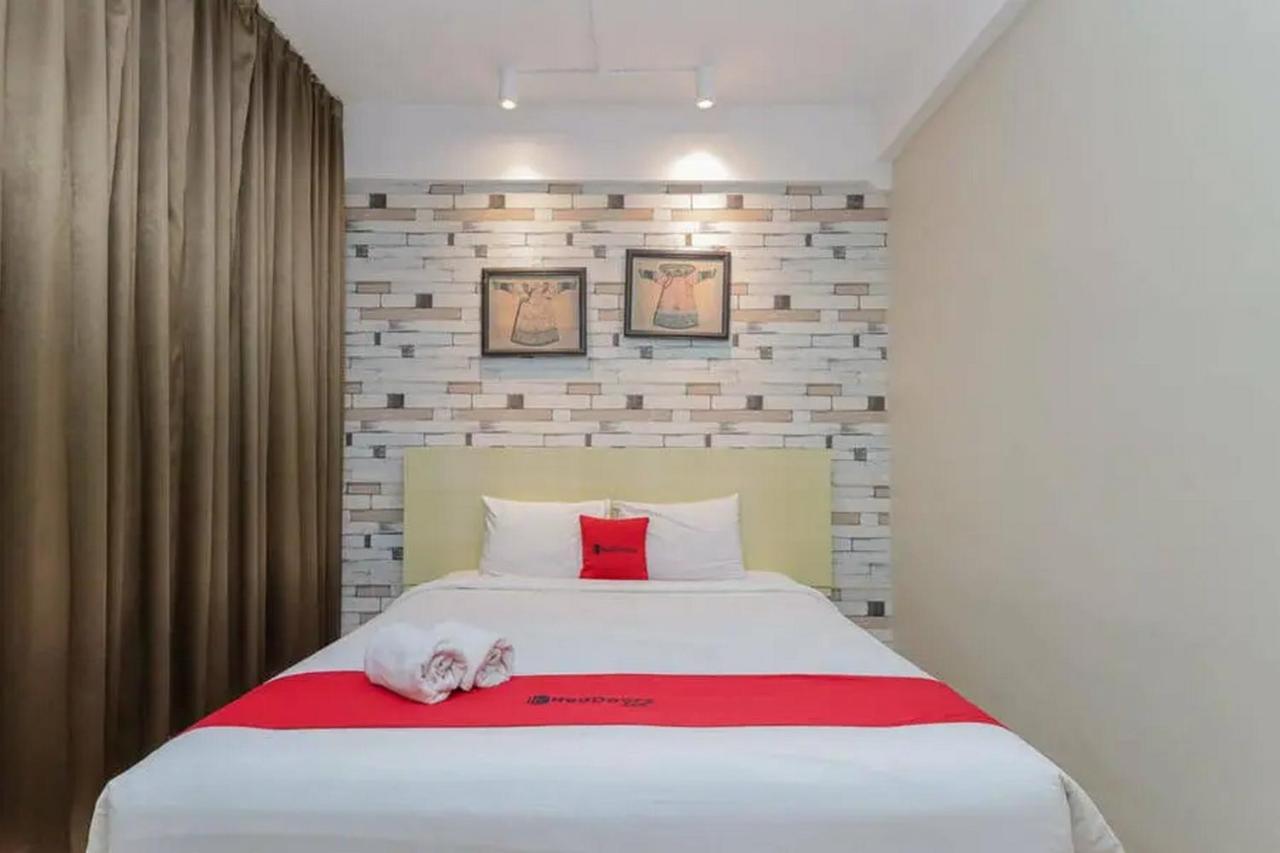 Reddoorz Plus At Riverside Malang Exterior photo