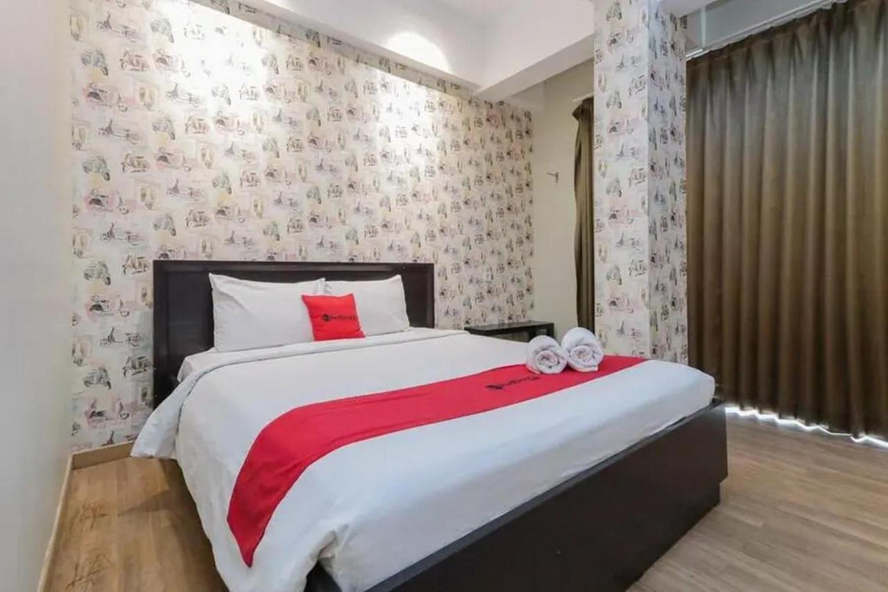 Reddoorz Plus At Riverside Malang Exterior photo